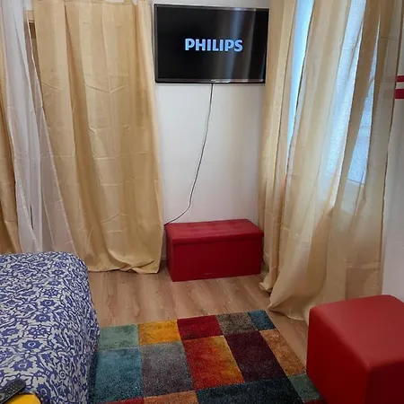 In Sued Mit 2 Betten. Apartmán Trevír