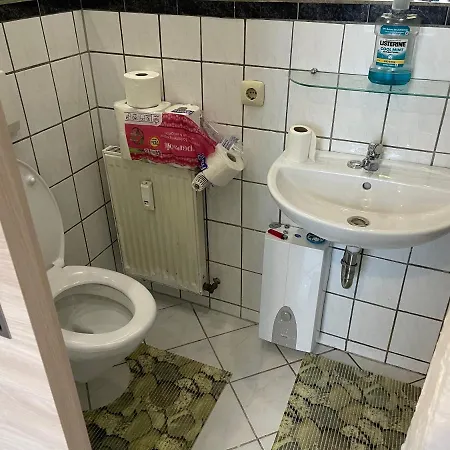 In Sued Mit 2 Betten. Apartmán Trevír